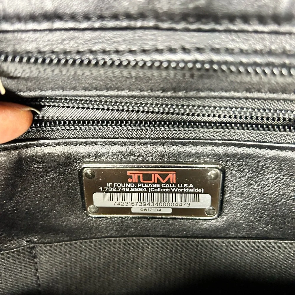 Tumi Black Leather Laptop Shoulder Briefcase.